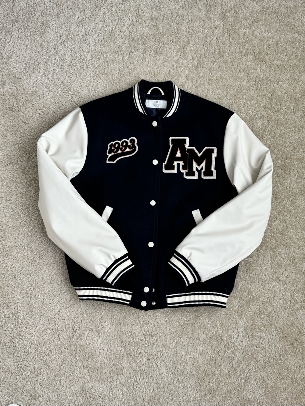 🔹 NWOT H&M Varsity Bomber Jacket Navy & White Size Small Medium - Picture 2 of 6